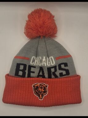 Chicago Bears NFL Pom Beanie Gray Orange Cuffed Knit Winter Hat Youth.